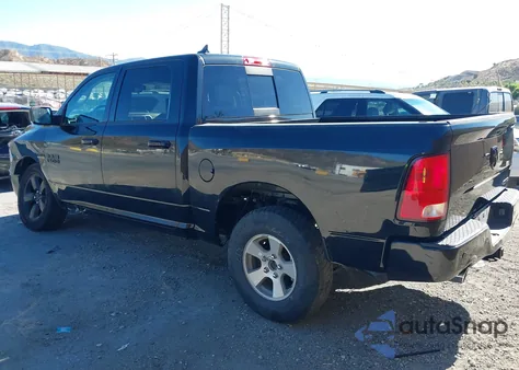 2018 Ram 1500 Big Horn 4X4 5'7 Box z USA, uszkodzony, nr VIN 1C6RR7LT6JS323705